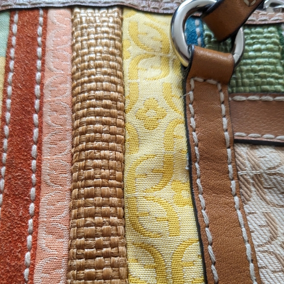 Fossil Fabric and Vinyl Handbag - Picture 2 of 4